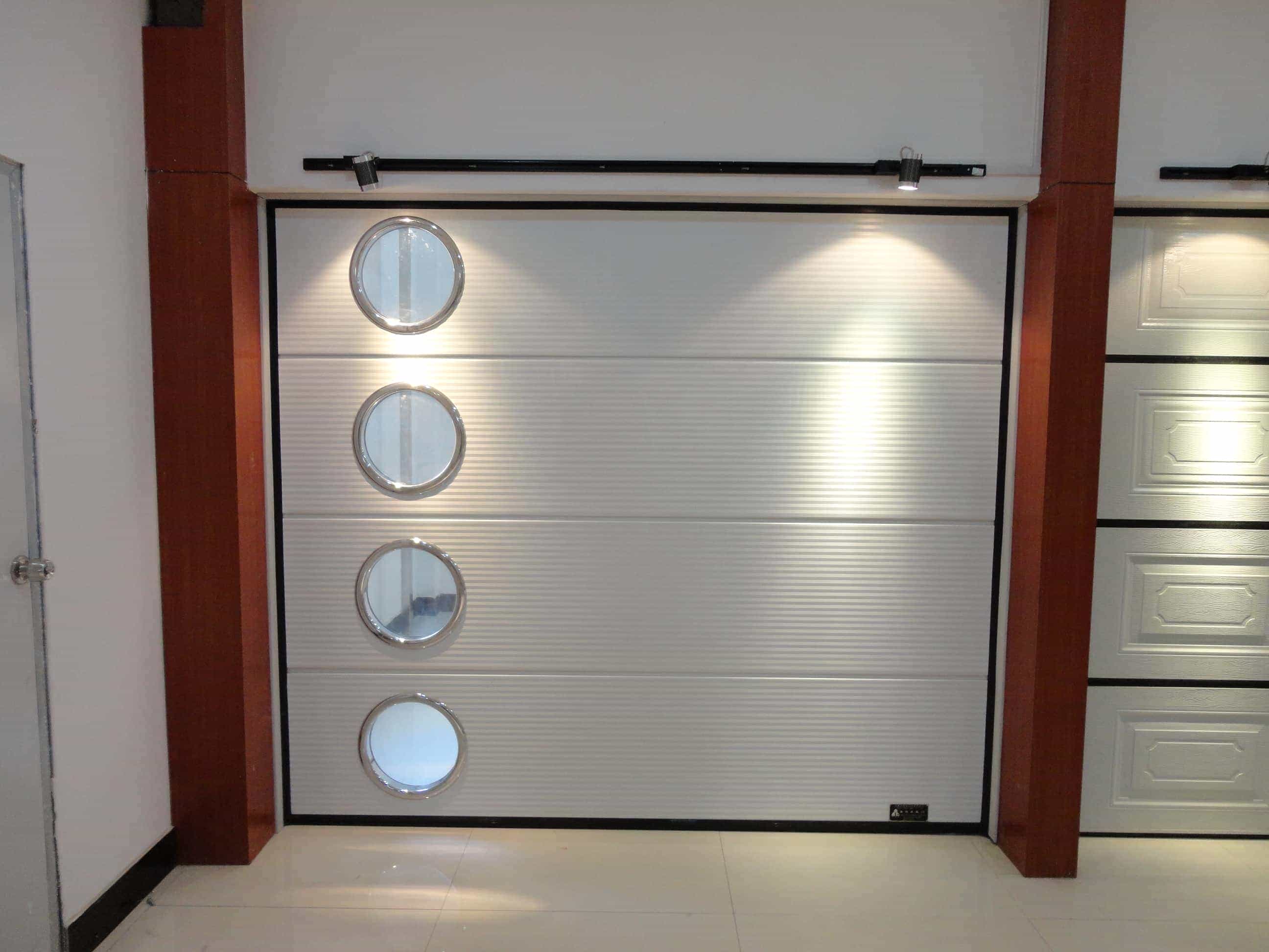 Round window garage door